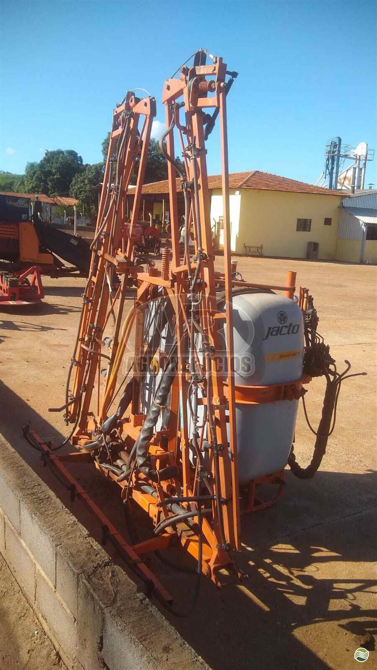 PULVERIZADOR JACTO CONDOR 800 AM14 Acoplado Hidráulico VR Agronegócios ARAXA MINAS GERAIS MG